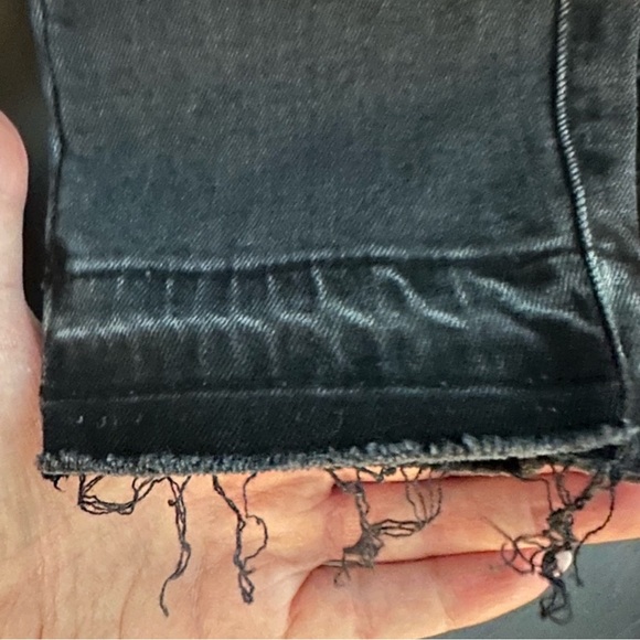 🤩Host Pick🤩 NWT - Guess Jeans - 1981 Skinny high rise black denim - size 24 - Picture 6 of 6